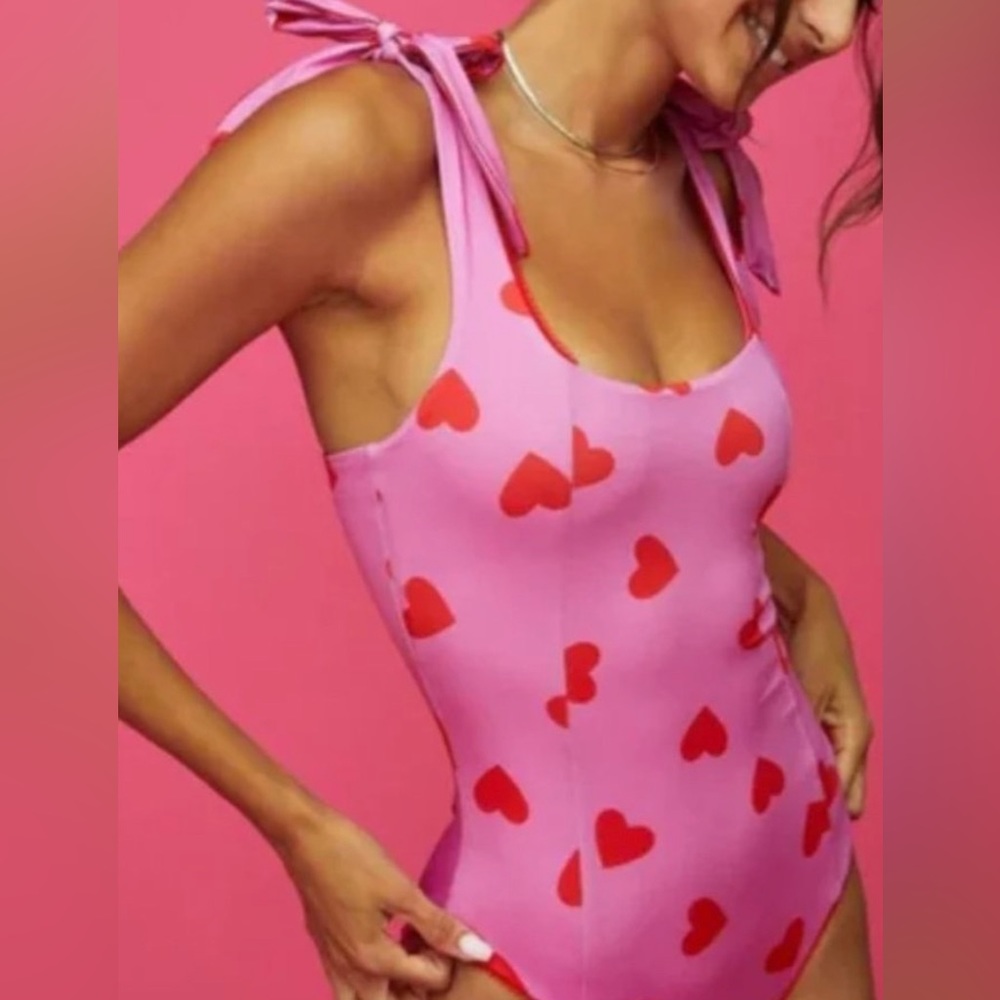Stunning NWOT Beach Riot one piece swim suit